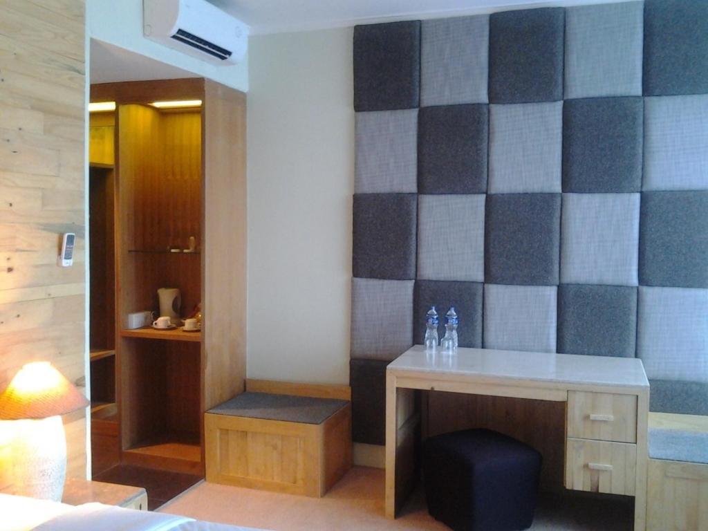 Chara Hotel Bandung Exterior photo