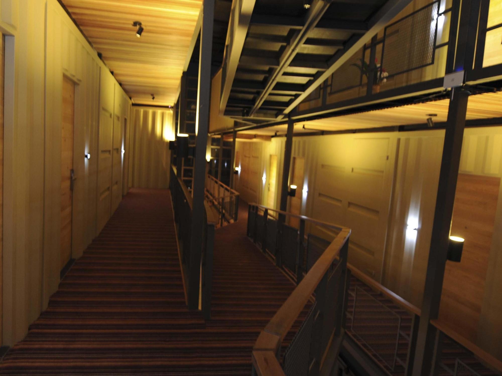 Chara Hotel Bandung Exterior photo