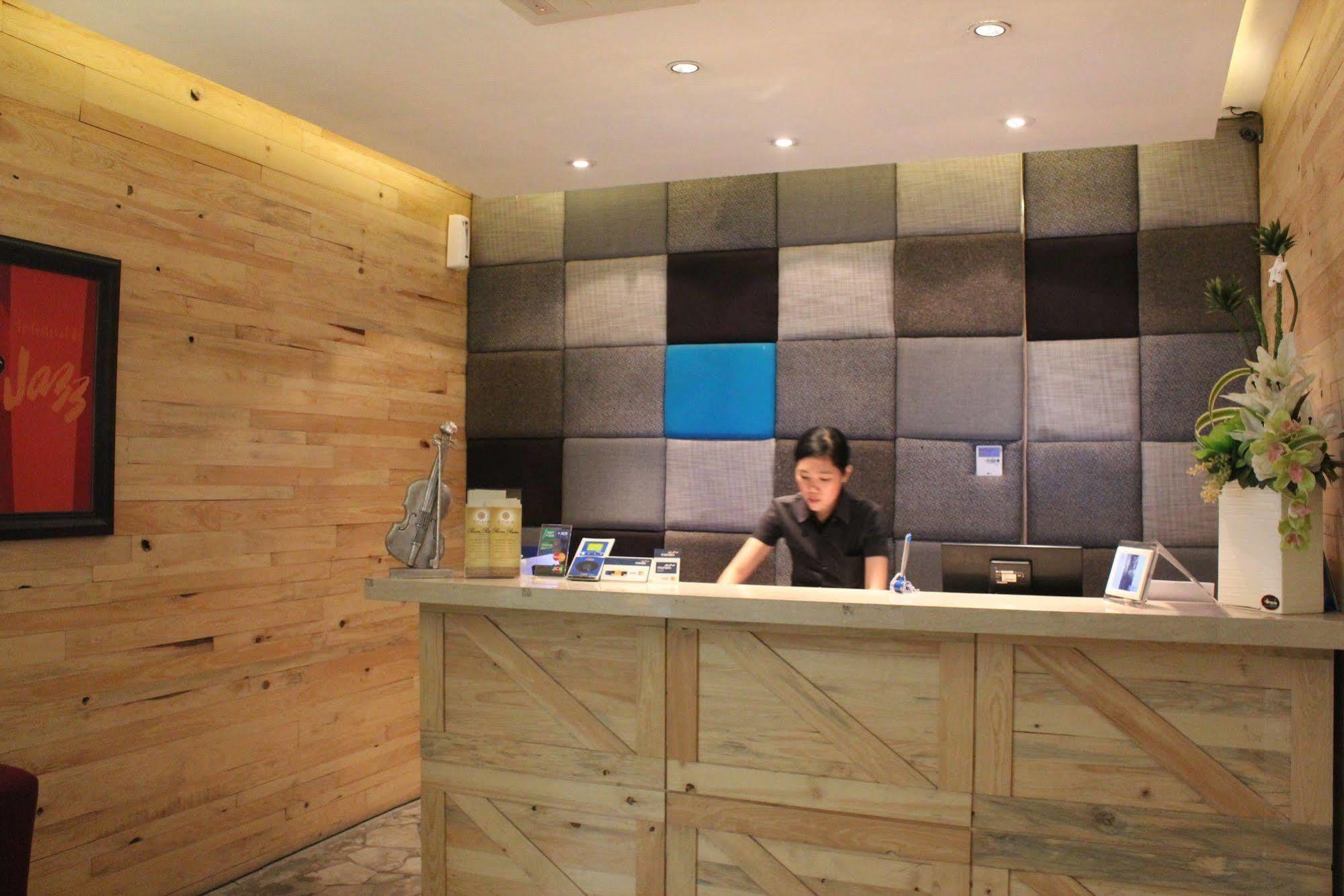Chara Hotel Bandung Exterior photo